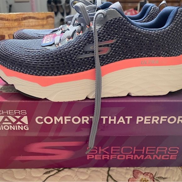 Skechers Blue and Pink Athletic Shoes - Picture 2 of 3